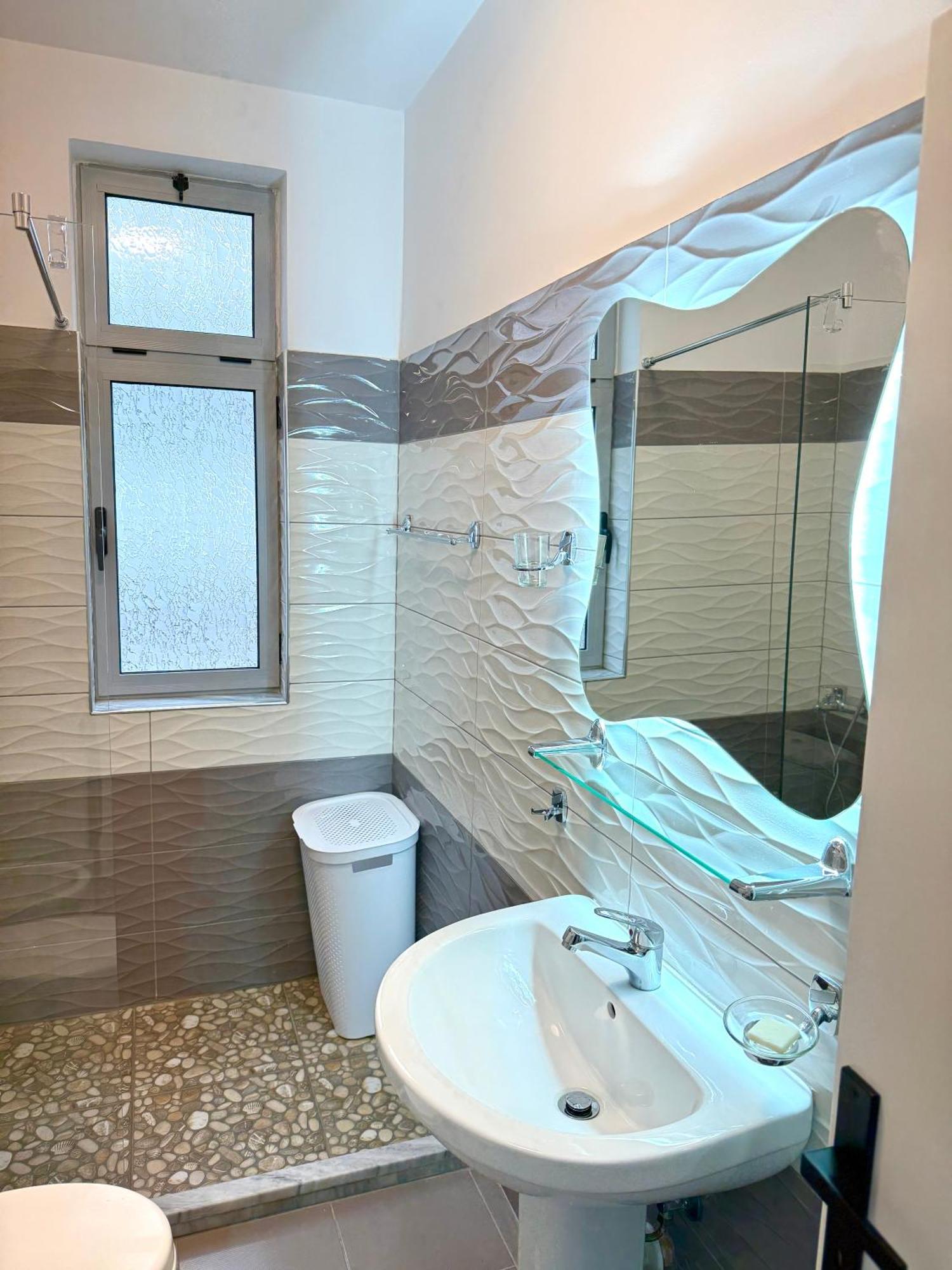 Lägenhet Pogradec Apartment *